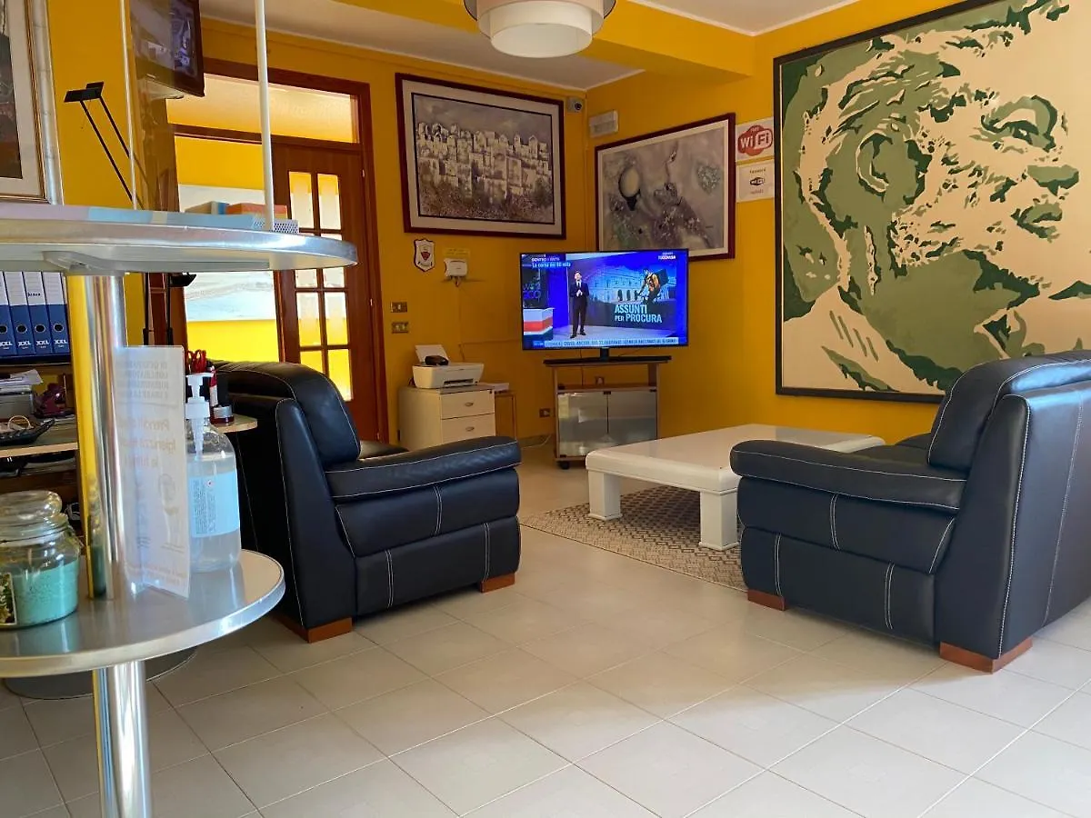 Orlando Vacanze Bed & Breakfast Pizzolungo Italy