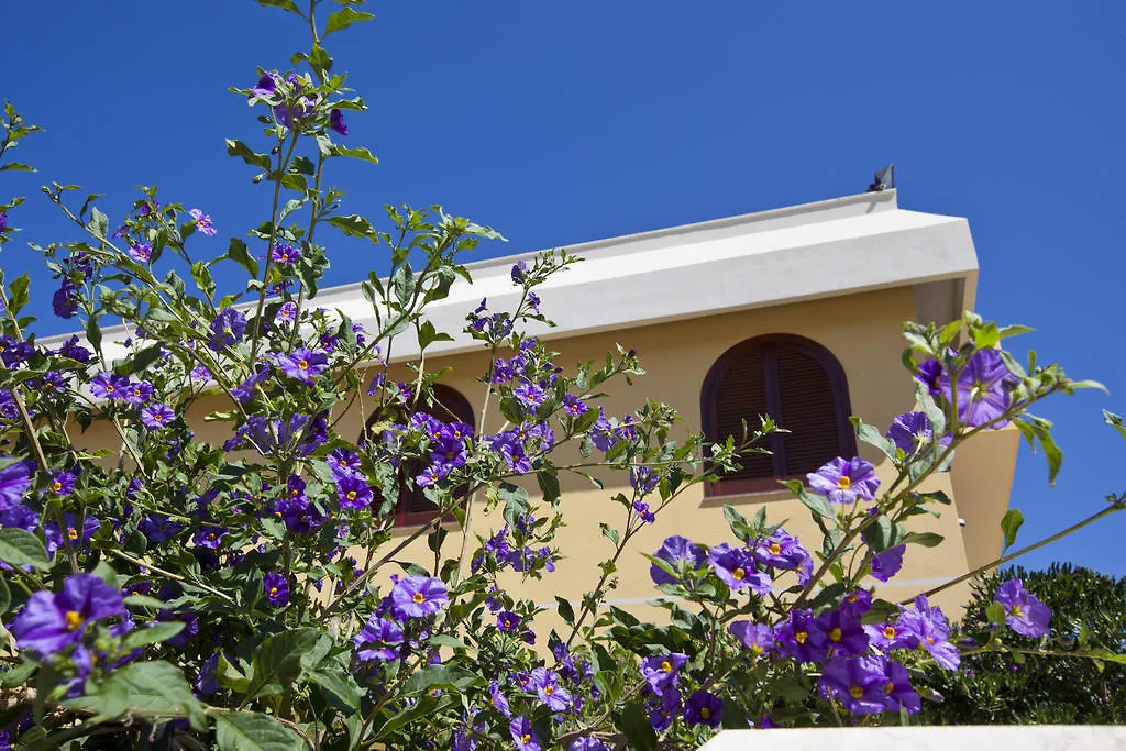 Orlando Vacanze Bed & Breakfast Pizzolungo 3*, Erice