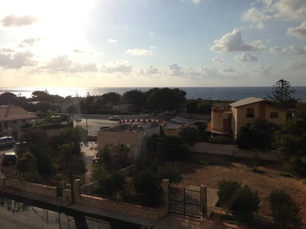 Orlando Vacanze Bed & Breakfast Pizzolungo 3*, Erice Italy