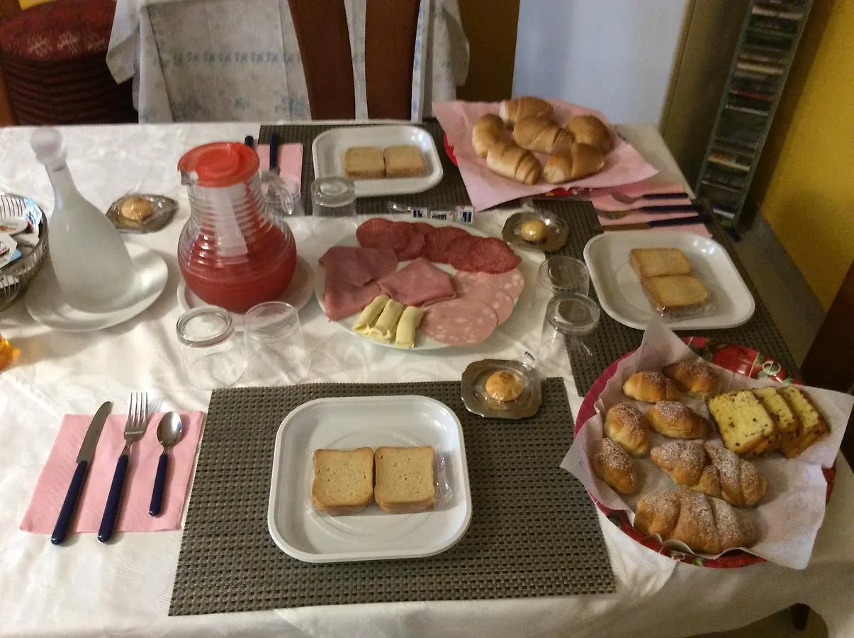 Orlando Vacanze Bed & Breakfast Pizzolungo Italy